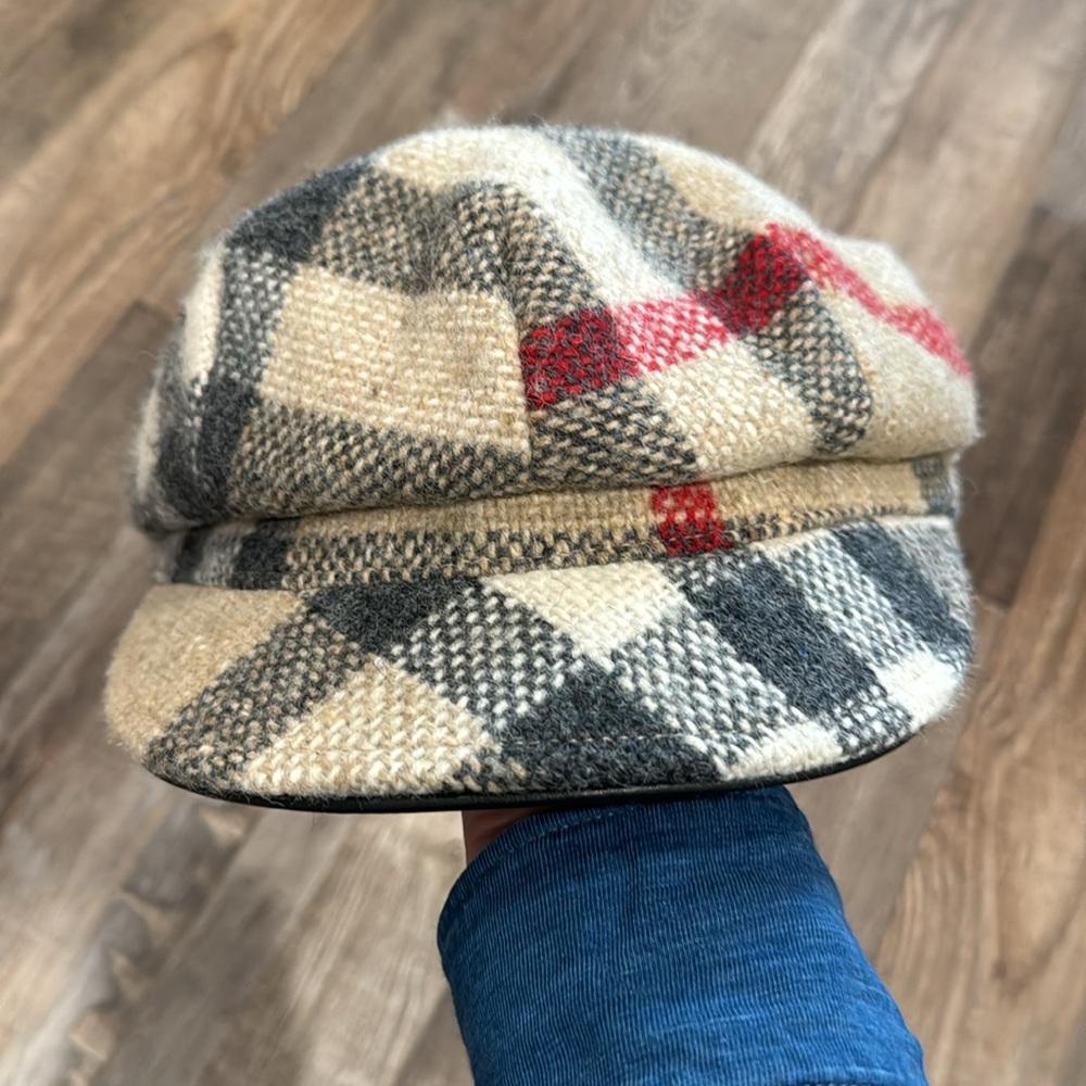 Burberry 100% wool hat in signature pattern, size L - Picture 2 of 9